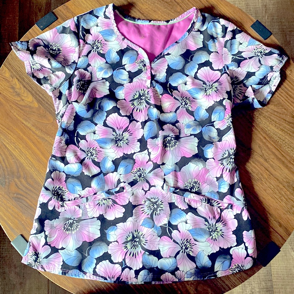 Like new Small stretch scrub top